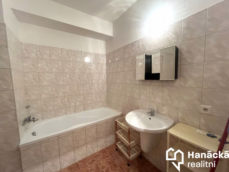 Pronájem pěkného bytu 1+kk v Olomouci, ul. Družebn