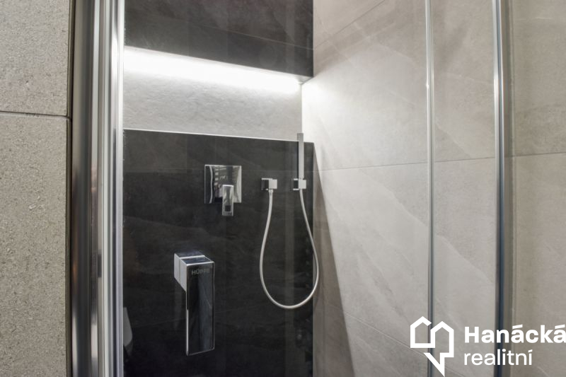 Pronájem podkrovního bytu 2+kk, ul. Rejskova, Olomouc