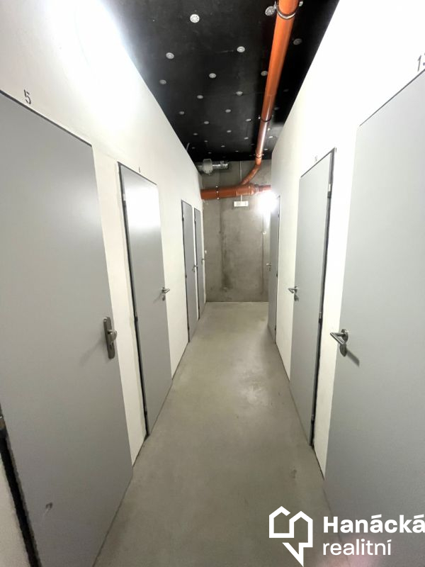 Pronájem bytu 1+kk s garáží v Olomouci, Loudova ul.