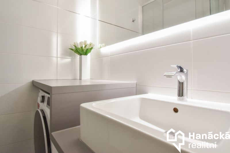 Pronájem bytu 3+1, 63,5 m² + balkon–Dvořákova