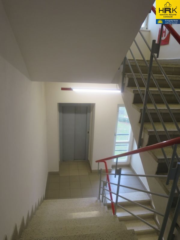 Pronájem kanceláře 27 m2, ulice Jungmannova, Olomo