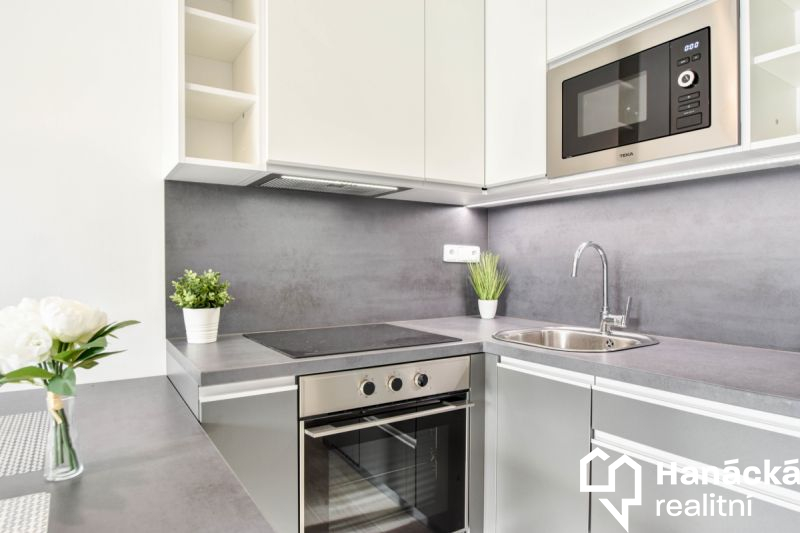 Pronájem cihlového bytu 1+kk v Olomouci, ul. Věry 