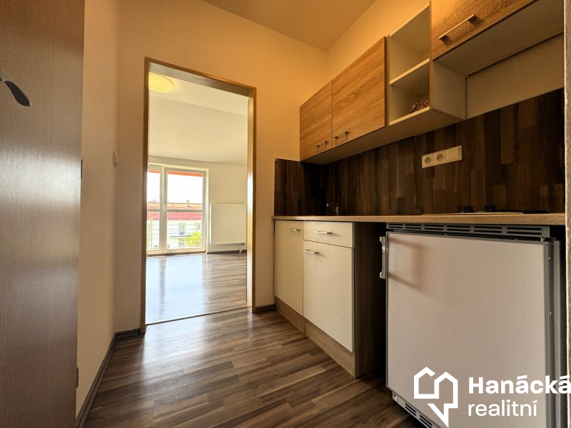 Pronájem malého bytu 1+kk v Olomouci, ul. Schweitz