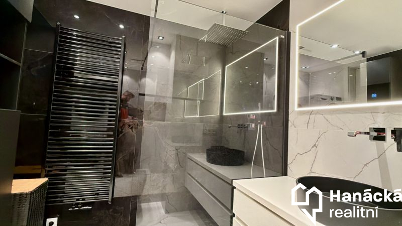 Prodej,  Byt 3+kk s terasou, parkovací stání, 110m