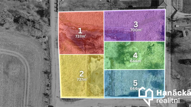 Stavební pozemek 644 m2 v Samotiškách, ulice Třešňová