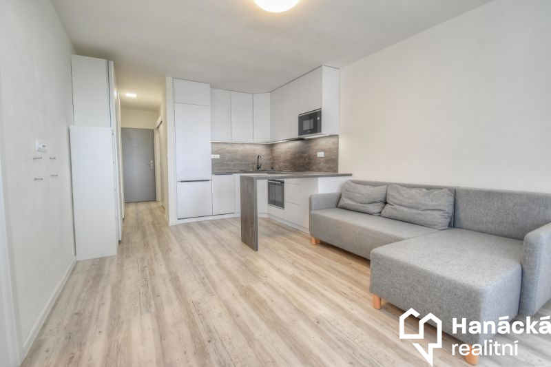 Pronájem atraktivního bytu 2+kk, ul. Černá cesta v