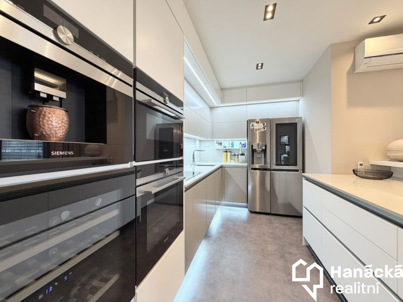 Prodej,  Byt 3+kk s terasou, parkovací stání, 110m