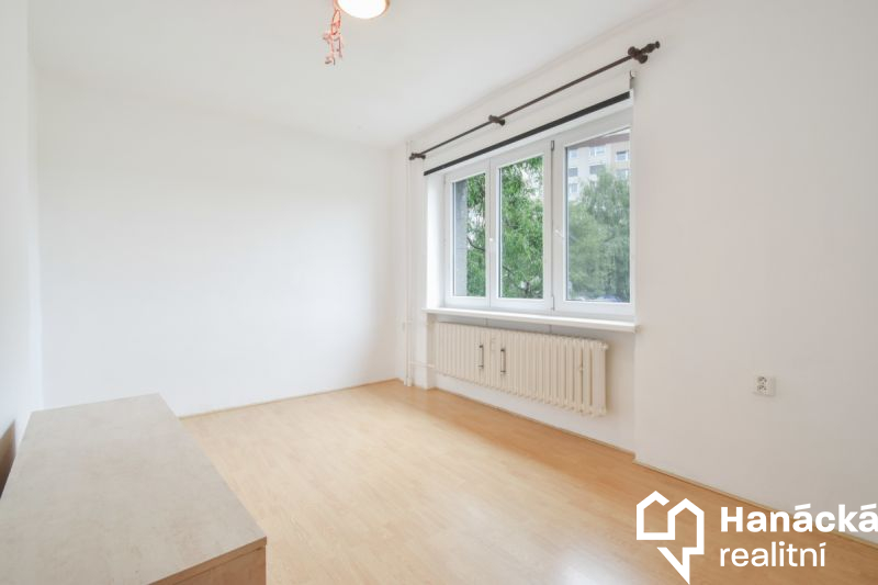 Cihlový byt 3+1 s garáží, ulice Zamykalova 