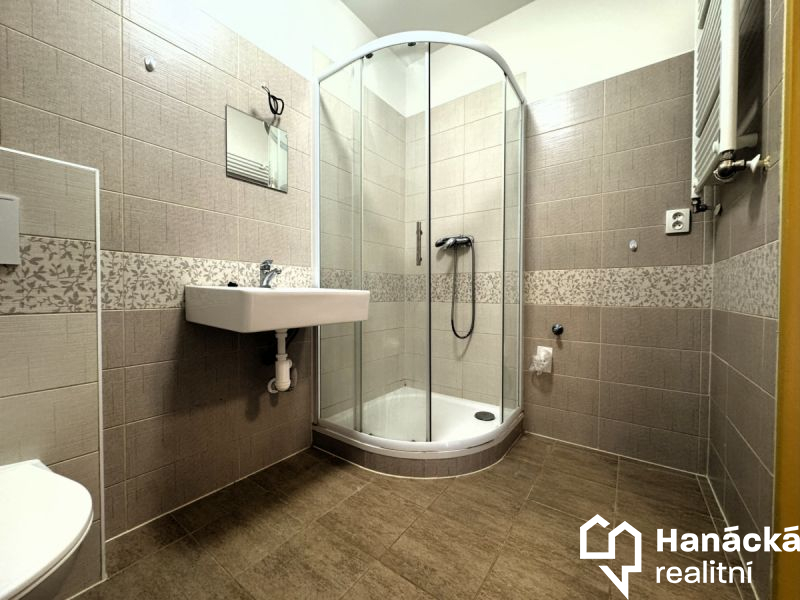 Pronájem malého bytu 1+kk v Olomouci, ul. Schweitz