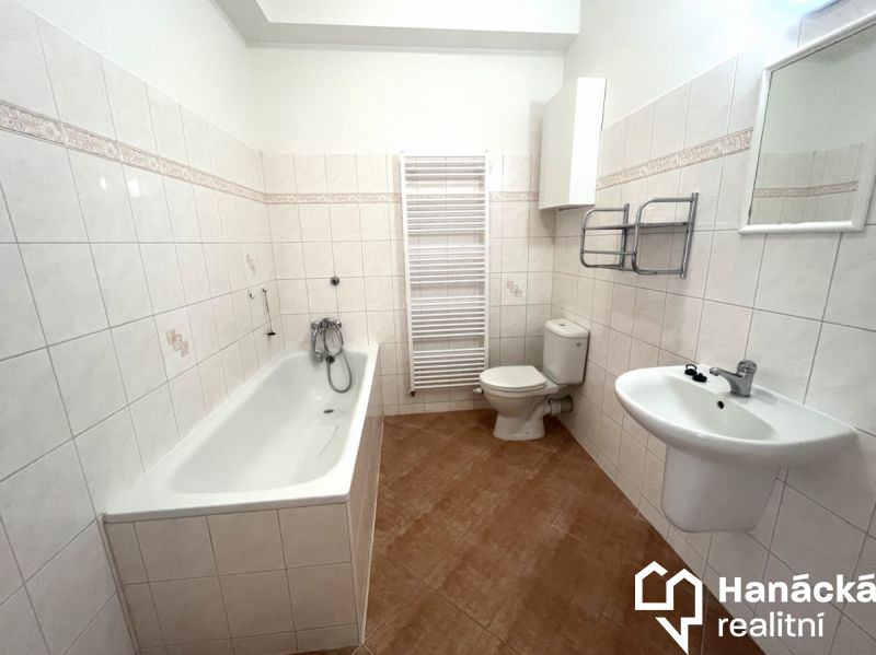 Pronájem pěkného bytu 1+kk v Olomouci, ul. Fischerova