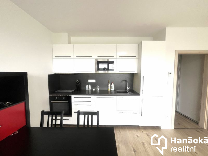 Pronájem bytu 1+kk s garáží v Olomouci, Loudova ul.