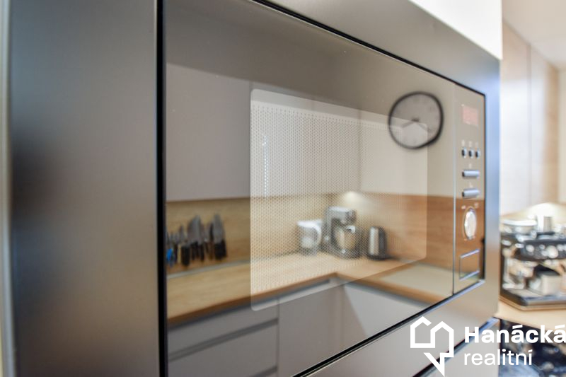 Pronájem nadstandardního 2+kk, tř. Jiřího Pelikána