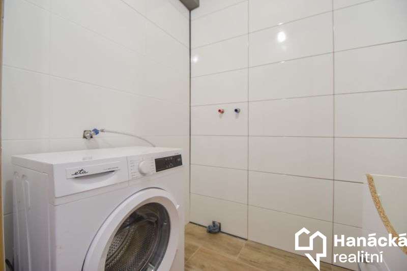 Prodej cihlového bytu 3+1 s lodžií v obci Dolany u Olomouce