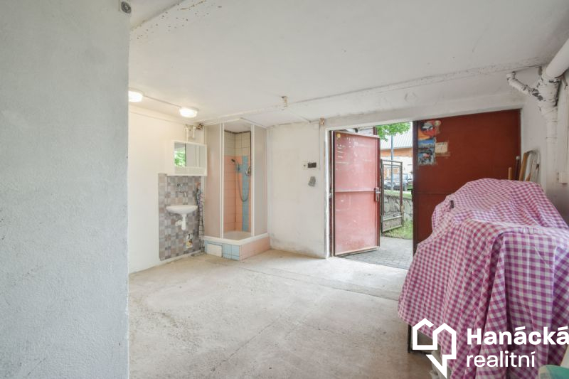 Prodej dvoupodlažní chaty 83 m2 v obci Drahanovice