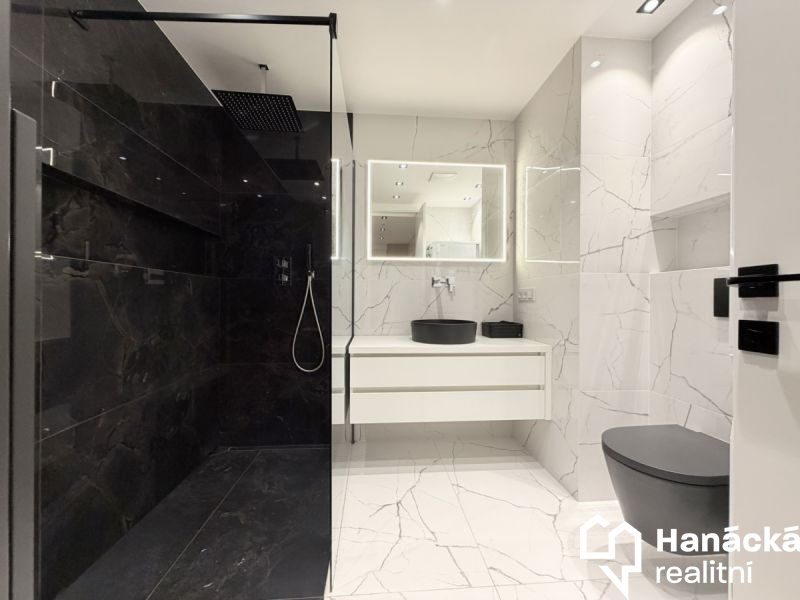 Prodej,  Byt 3+kk s terasou, parkovací stání, 110m