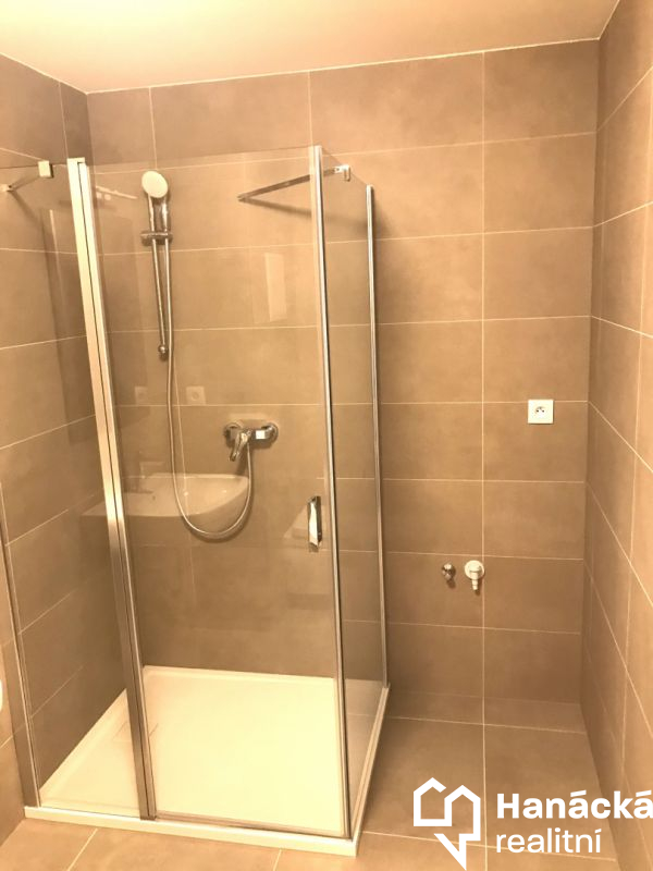 Pronájem zánovního bytu 1+kk v Olomouci, Dolní nov