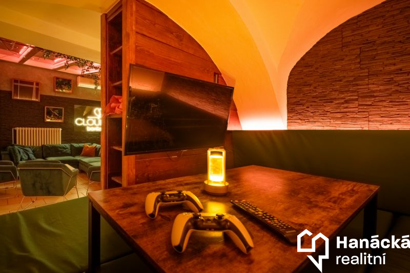 Zavedená provozovna Shisha baru k převzetí