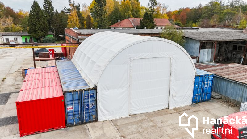 Pronájem haly (115 m&sup2;) vč. 2 skladovacích kontejnerů