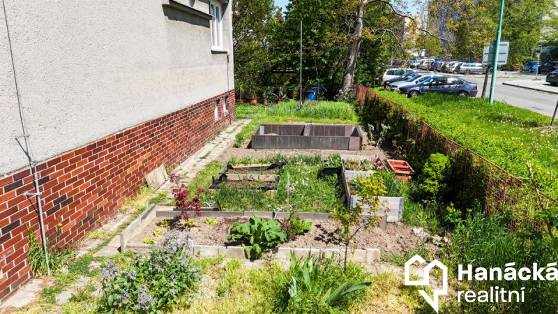 Cihlový byt 3+1 s garáží, Olomouc, ulice Zamykalova