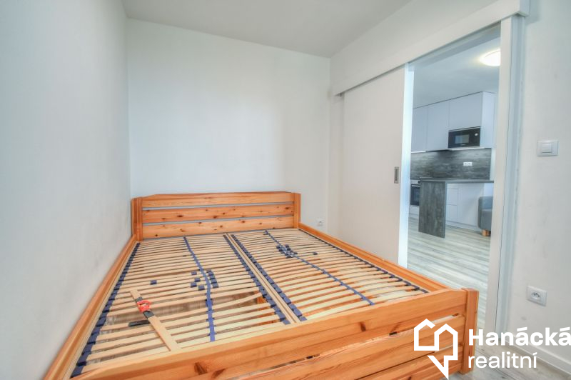 Pronájem atraktivního bytu 2+kk, ul. Černá cesta v