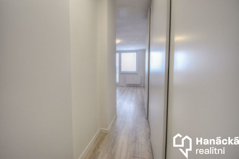 Pronájem atraktivního bytu 2+kk, ul. Černá cesta v