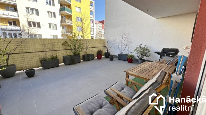 Prodej velmi pěkného bytu 2+kk s velkou terasou v 