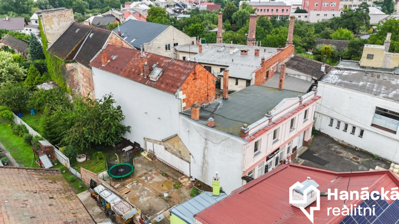 Prodej objektu s pěti byty a prodejnou ve Velké By