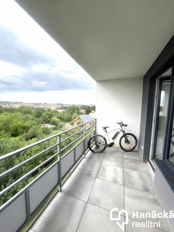 Pronájem bytu 1+kk s garáží v Olomouci, Loudova ul.