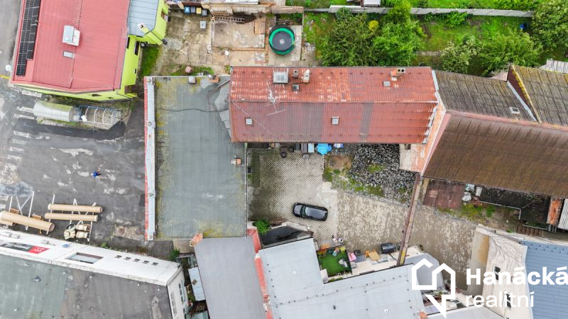 Prodej objektu s pěti byty a prodejnou ve Velké By