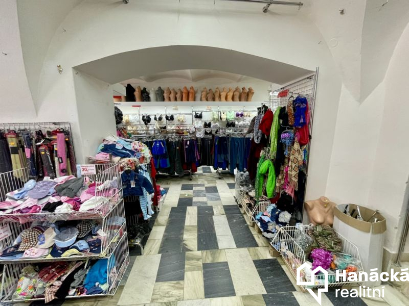 Prodej, Obchodní prostor, 800m2, Bruntál