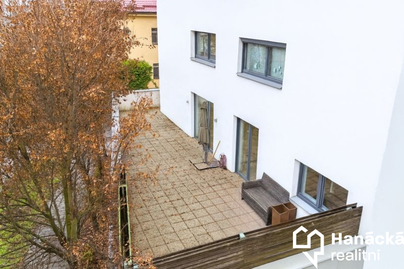 Prodej bytu 3+kk s terasou 80m2 a parkováním, ul. 