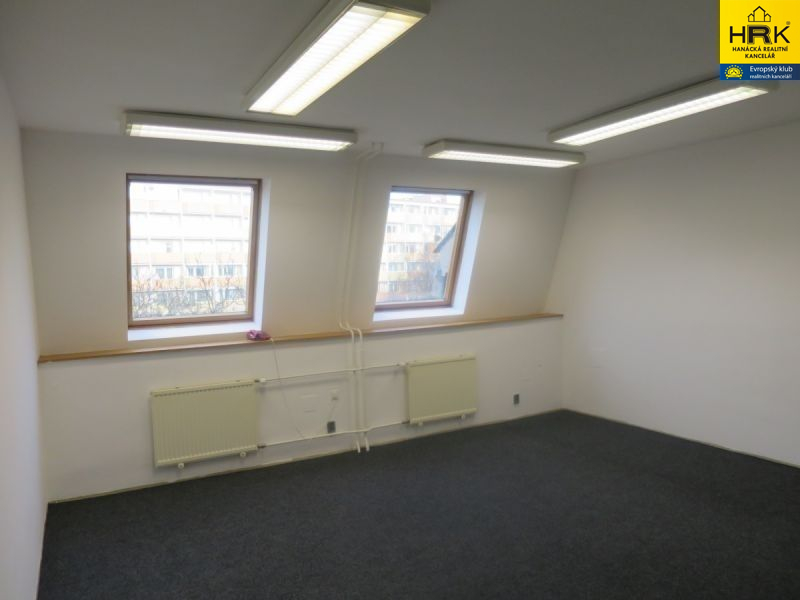 Pronájem kanceláře 27 m2, ulice Jungmannova, Olomo