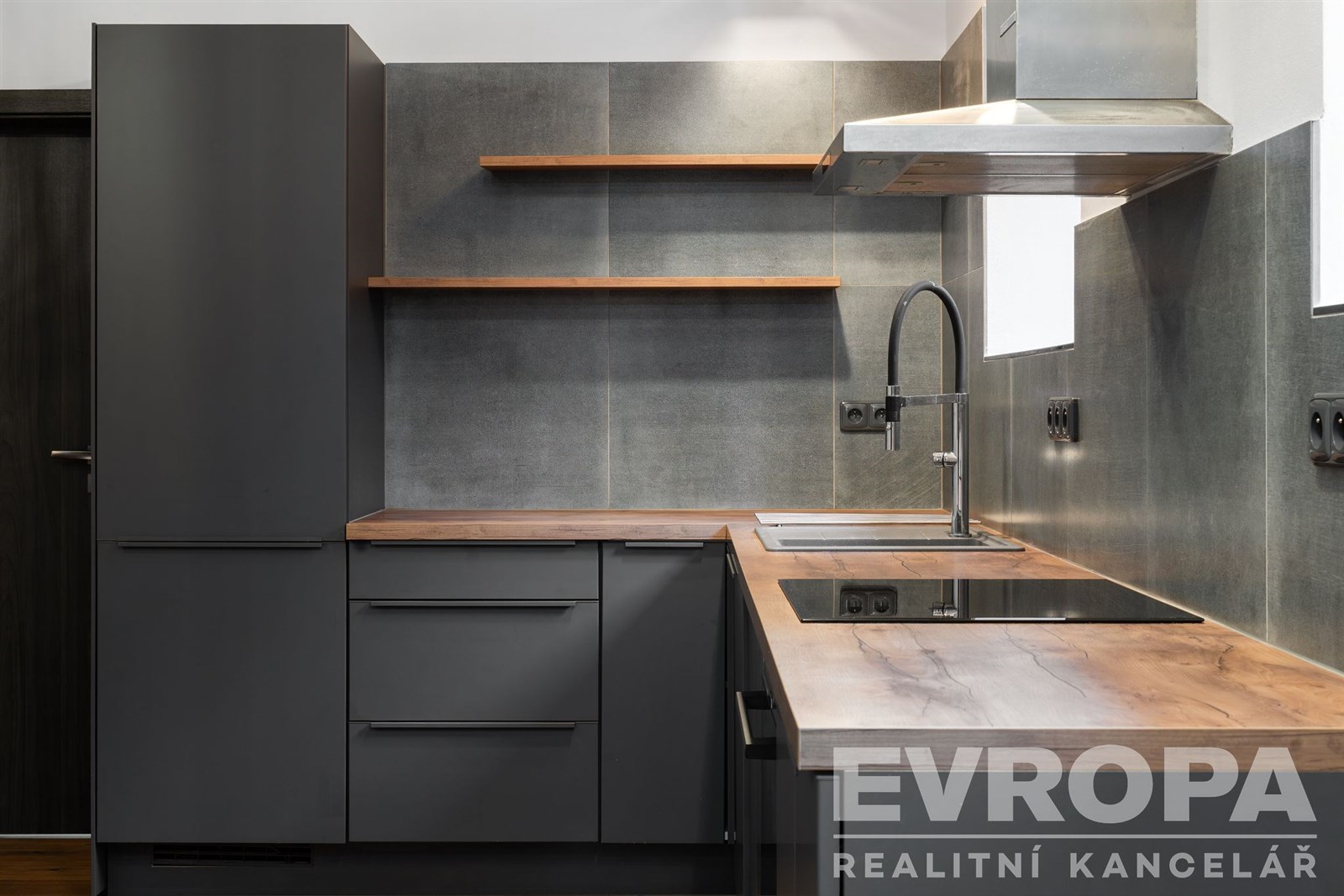 kuchyňská linka (detail)