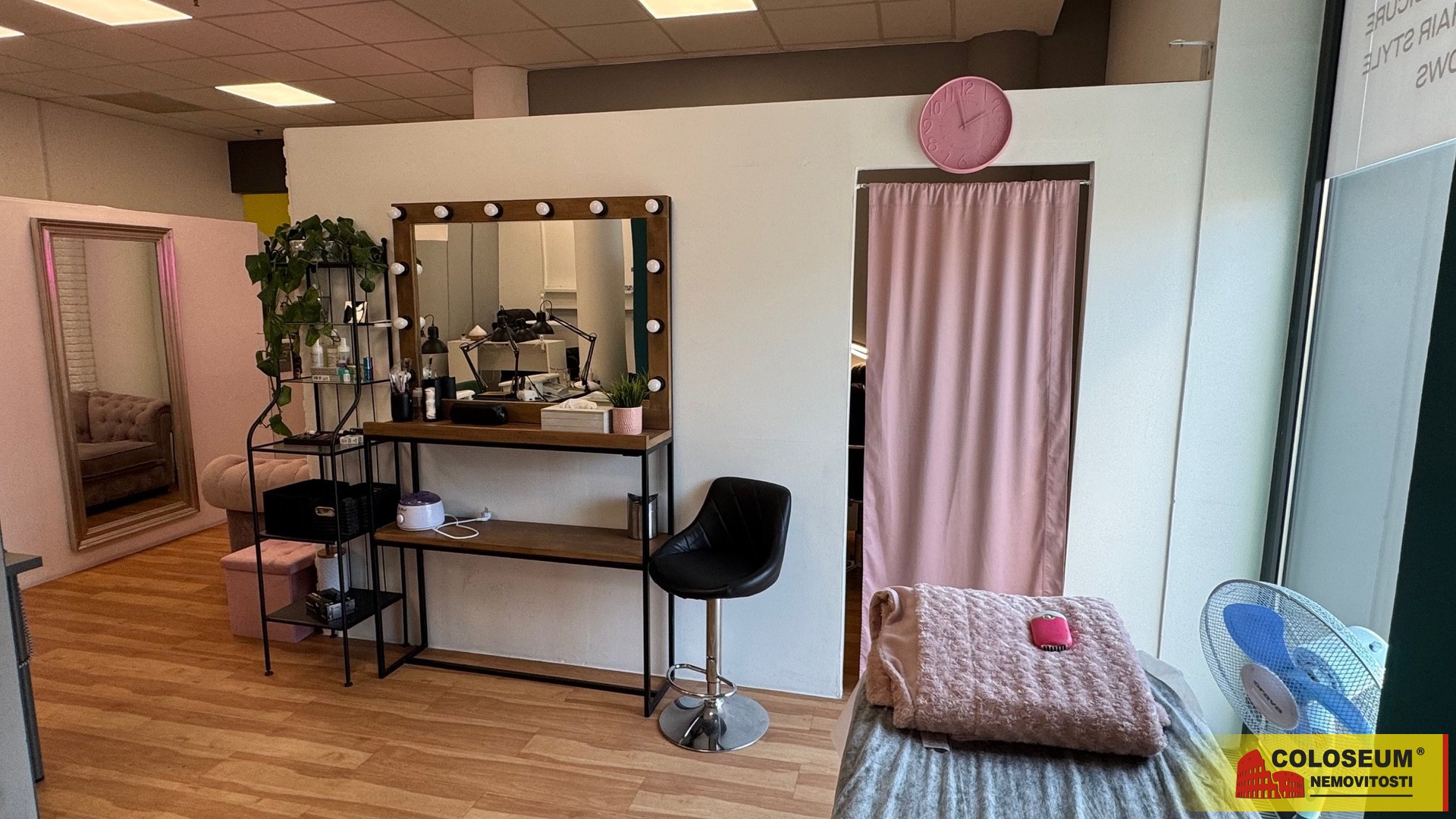 Pohled od vstupních dveří - Brno - město - pronájem komerce