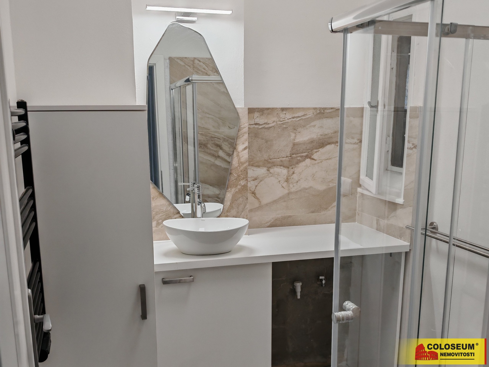 Krásná koupelna nabízí vše co je potřeba - Brno - Staré Brno - pronájem bytu 1+1