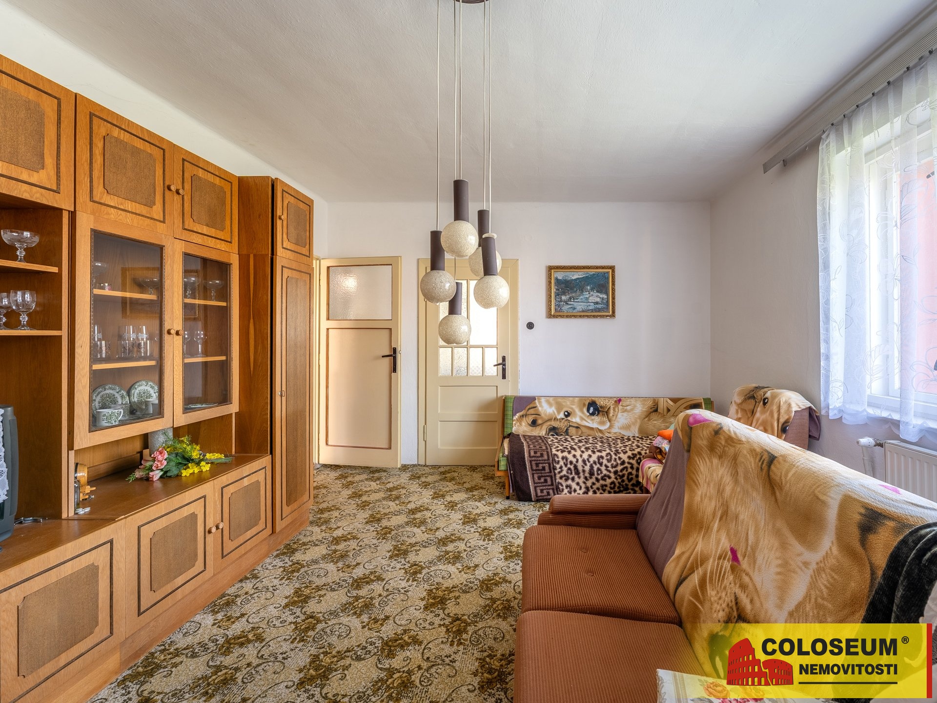 Obývací pokoj původní - RD Hrušovany nad Jevišovko