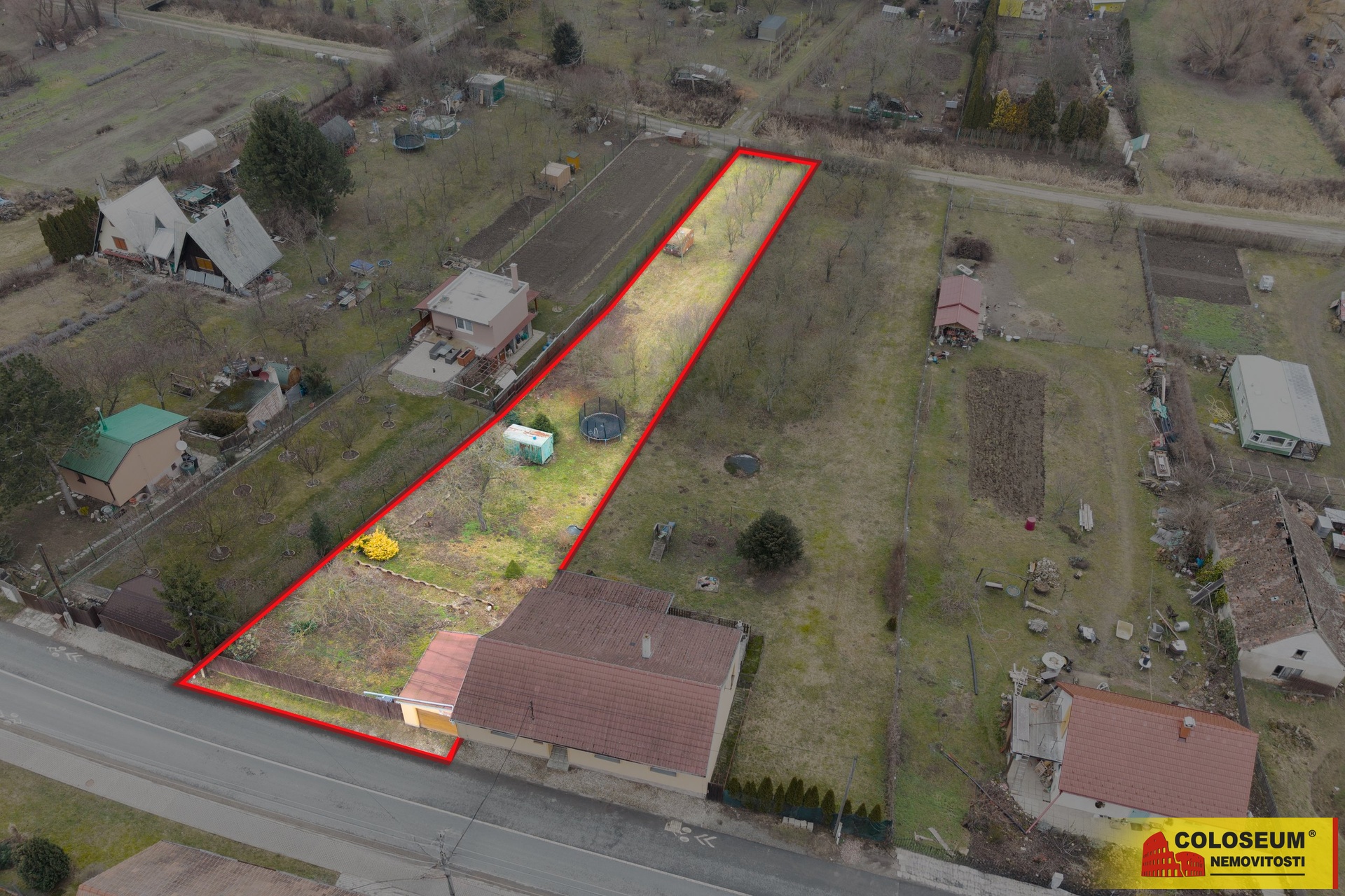 Dron pohled na pozemek - Valtice - Úvaly - prodej pozemku