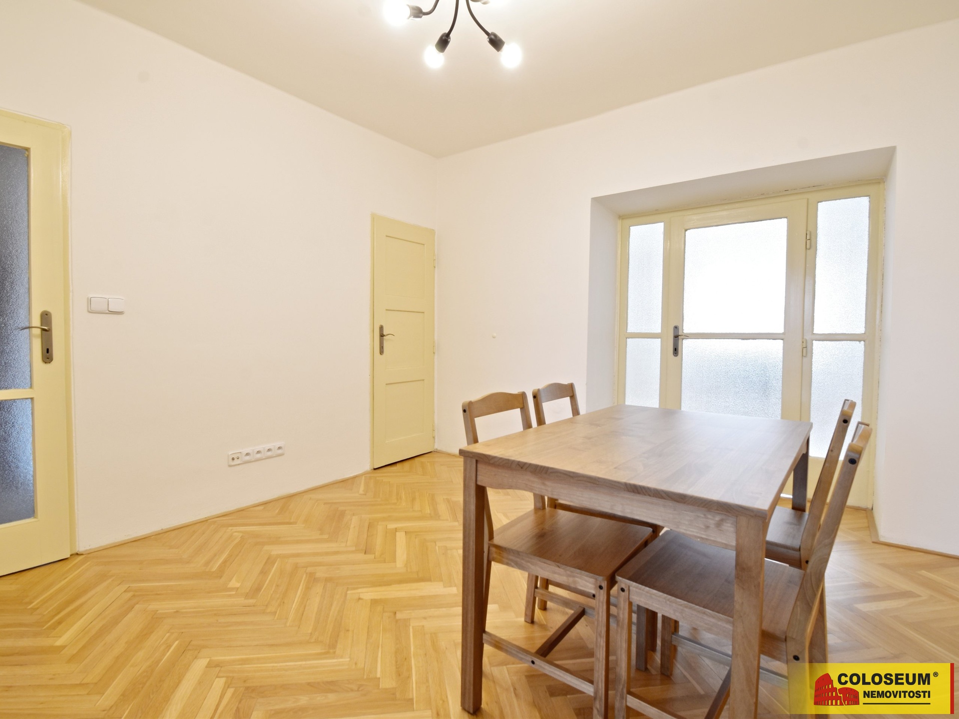 Jídelní kout - Brno - Veveří - pronájem bytu 3+1