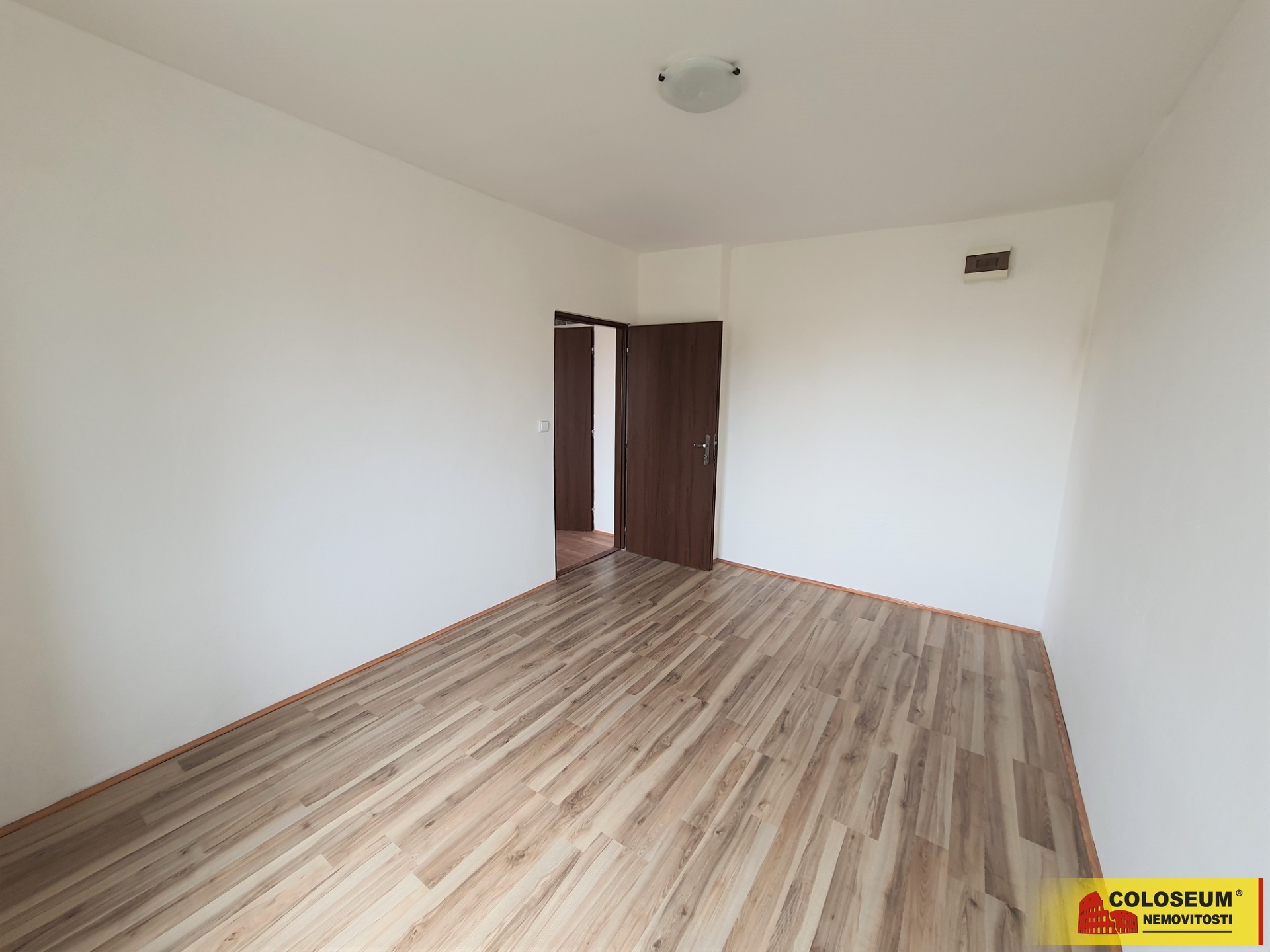 Pokoj – Studnice – pronájem bytu