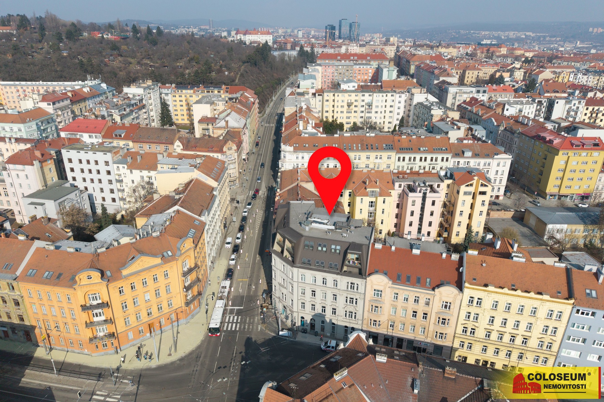 Pohled na dům z dronu- Brno - Veveří - prodej bytu