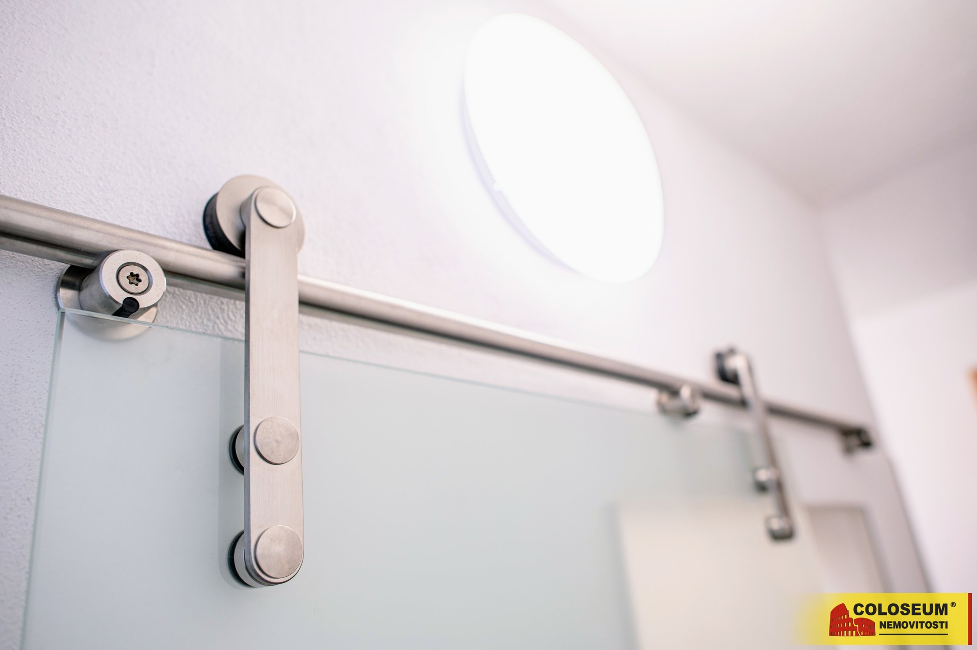 Detail nerez posuvů - Moravský Krumlov - prodej by