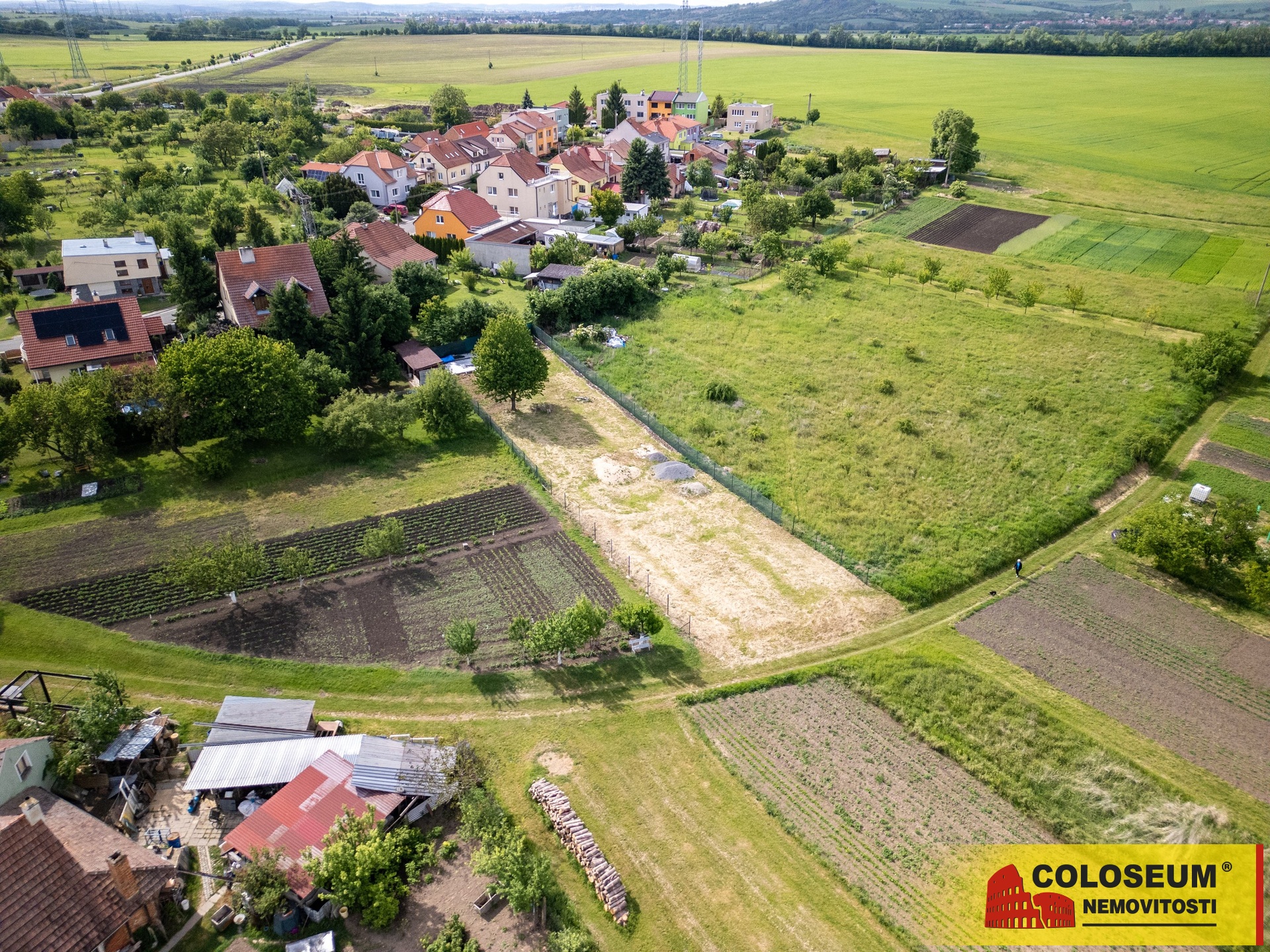 Pohled na pozemek z dronu - Otnice - prodej pozemku pro výstavbu RD