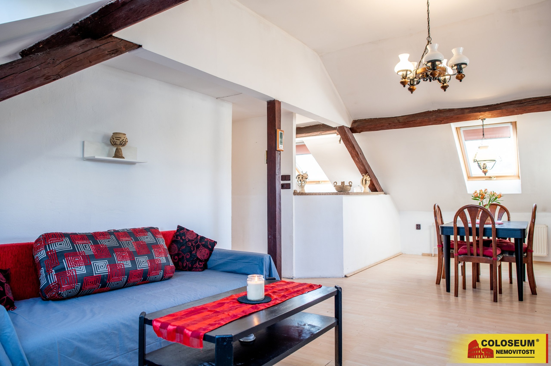 Obývací část - Moravský Krumlov - prodej podkrovního bytu 