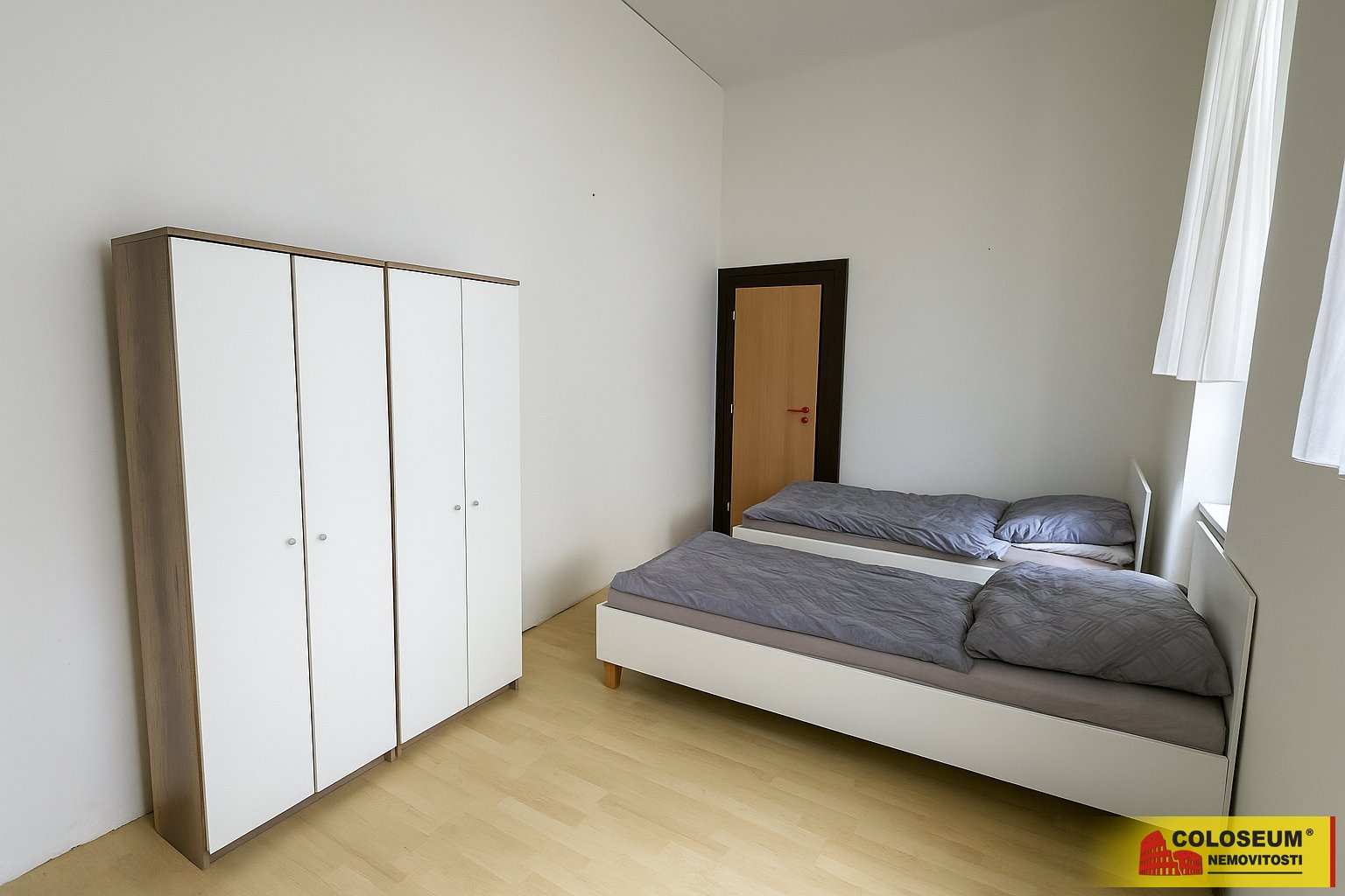 Pokoj - Brno - střed - pronájem bytu 3+1