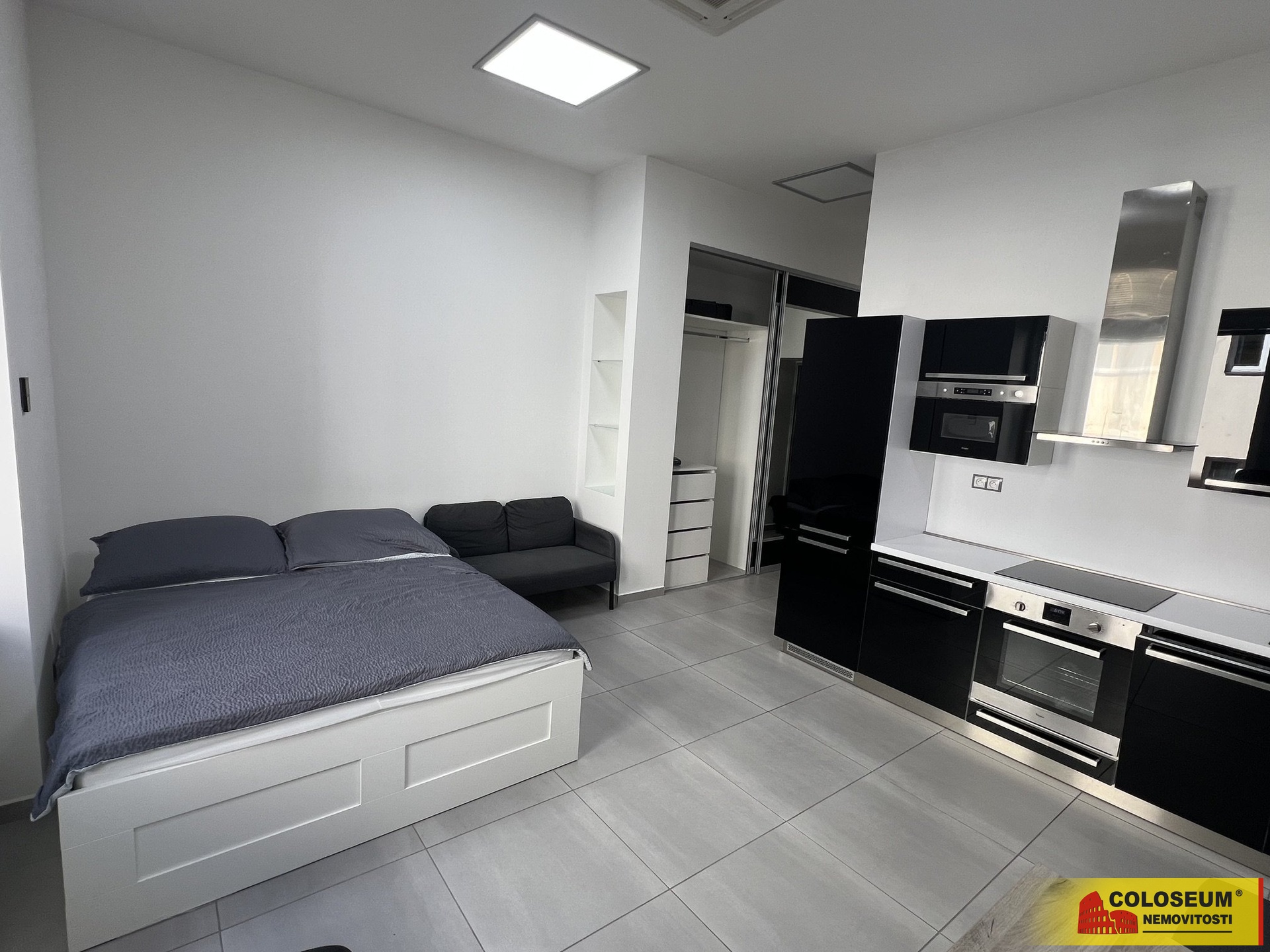 Kuchyňský kout s pokojem – Brno – město – pronájem
