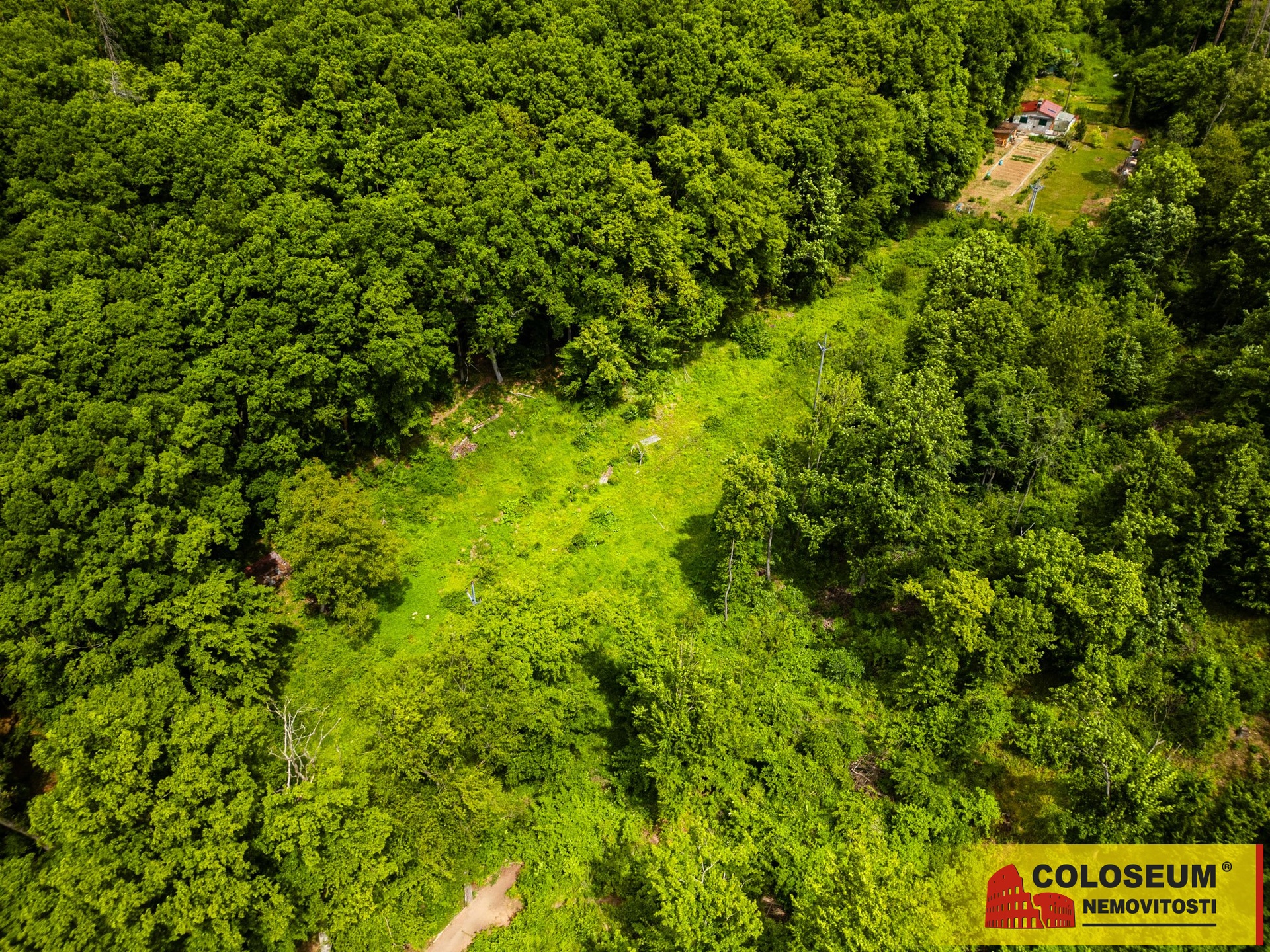 Pohled na okolí z dronu - Brno Lesná - prodej pozemku