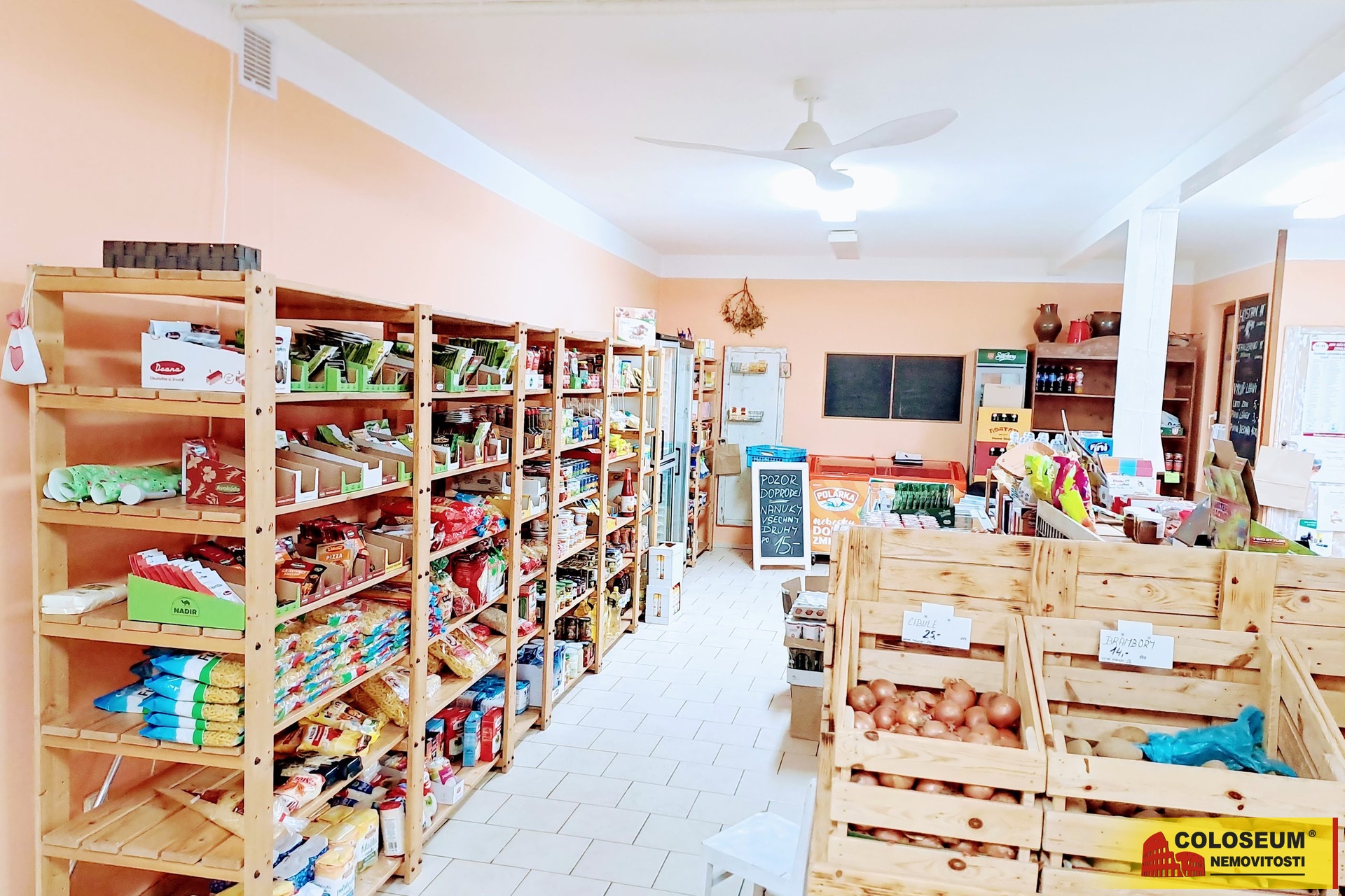 vnitřek obchodu-Dyje-pronájem obchodu