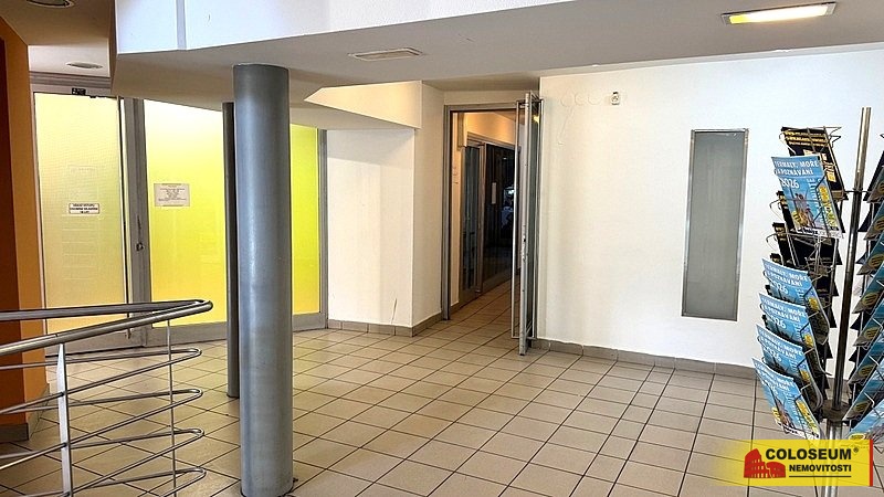 Vstup do patra – Brno – město – pronájem obchodního prostoru