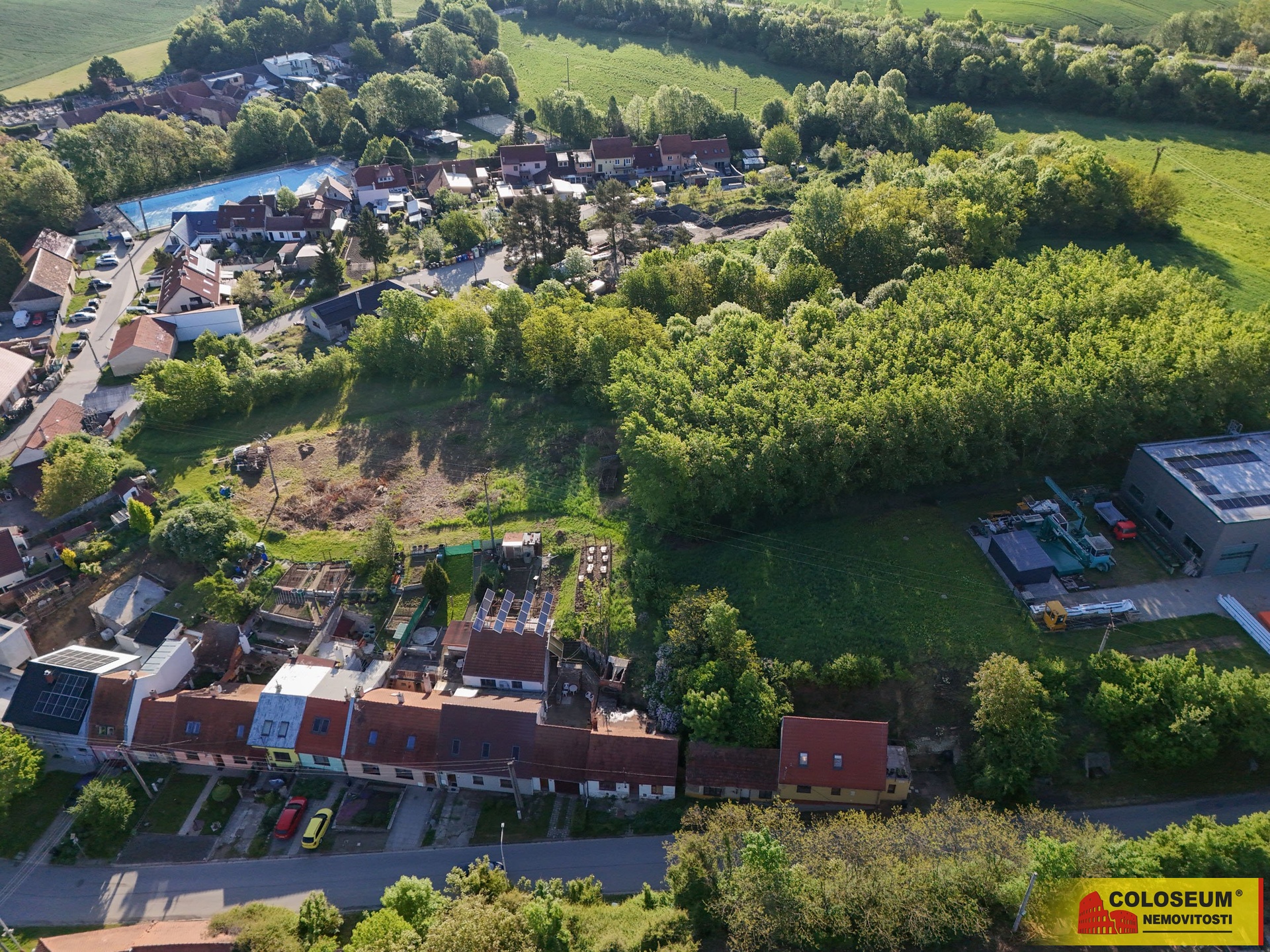 Podhled z dronu - Rousínov u Vyškova - prodej poze