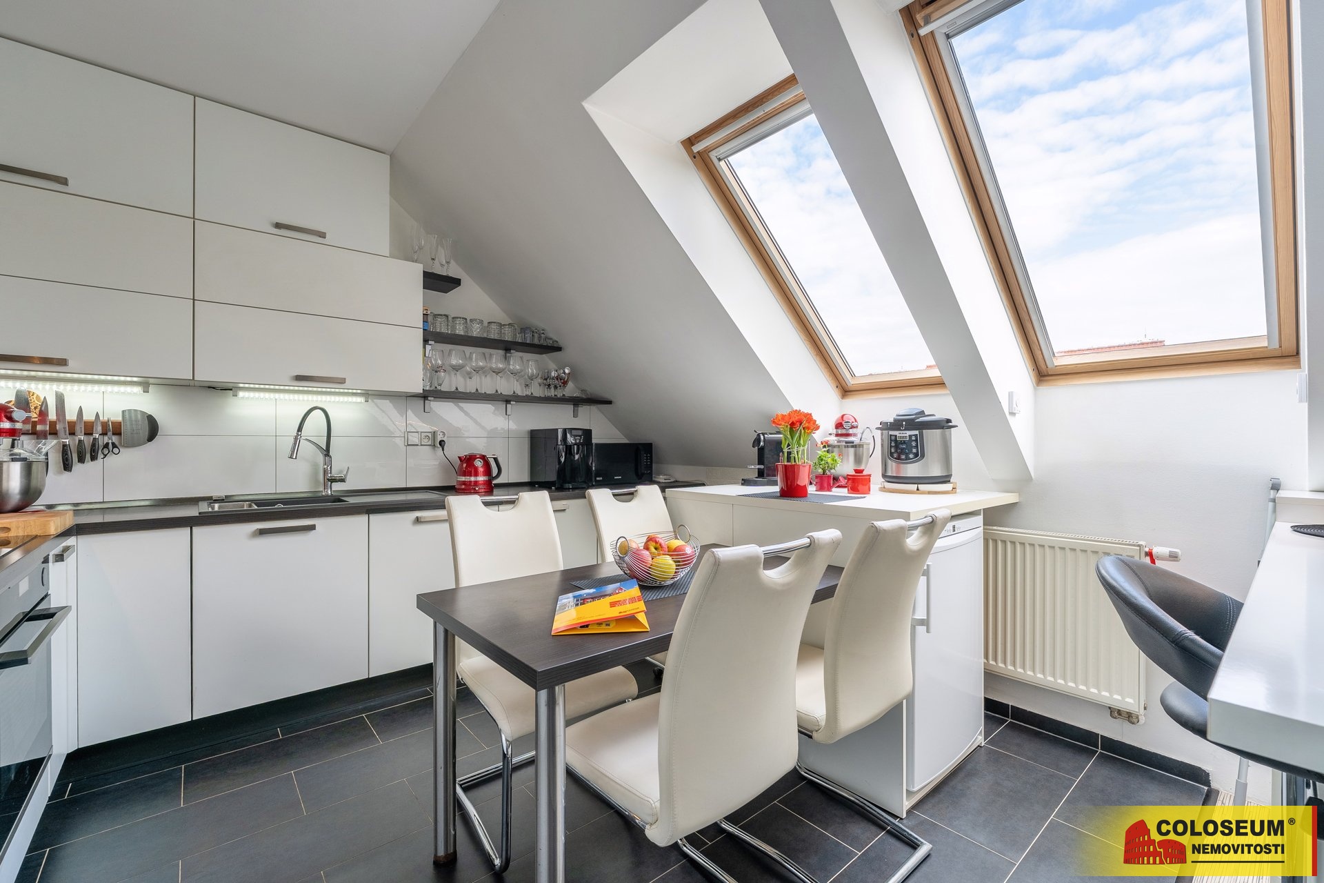 Kuchyňský kout - Hustopeče - prodej bytu 2+kk s te